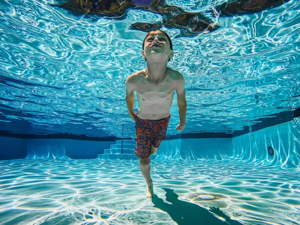Glistening Waters Pool Service