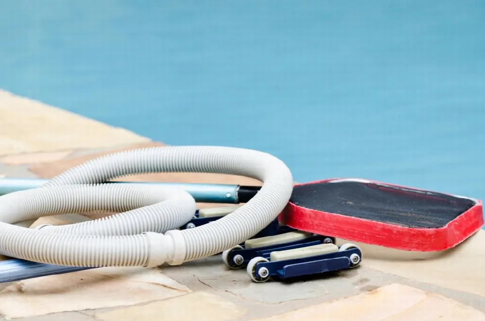 AZ Pools LLC